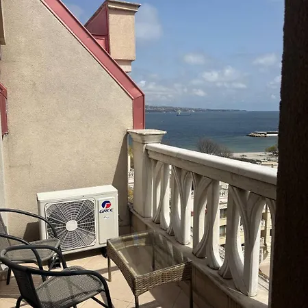 видовые 2-комнатное в комплексе Varna South Bay Apartmán *