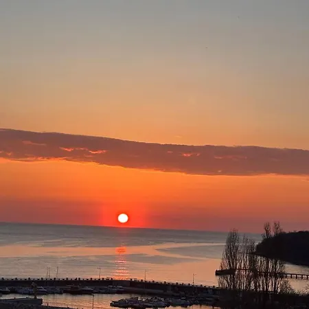 видовые 2-комнатное в комплексе Varna South Bay